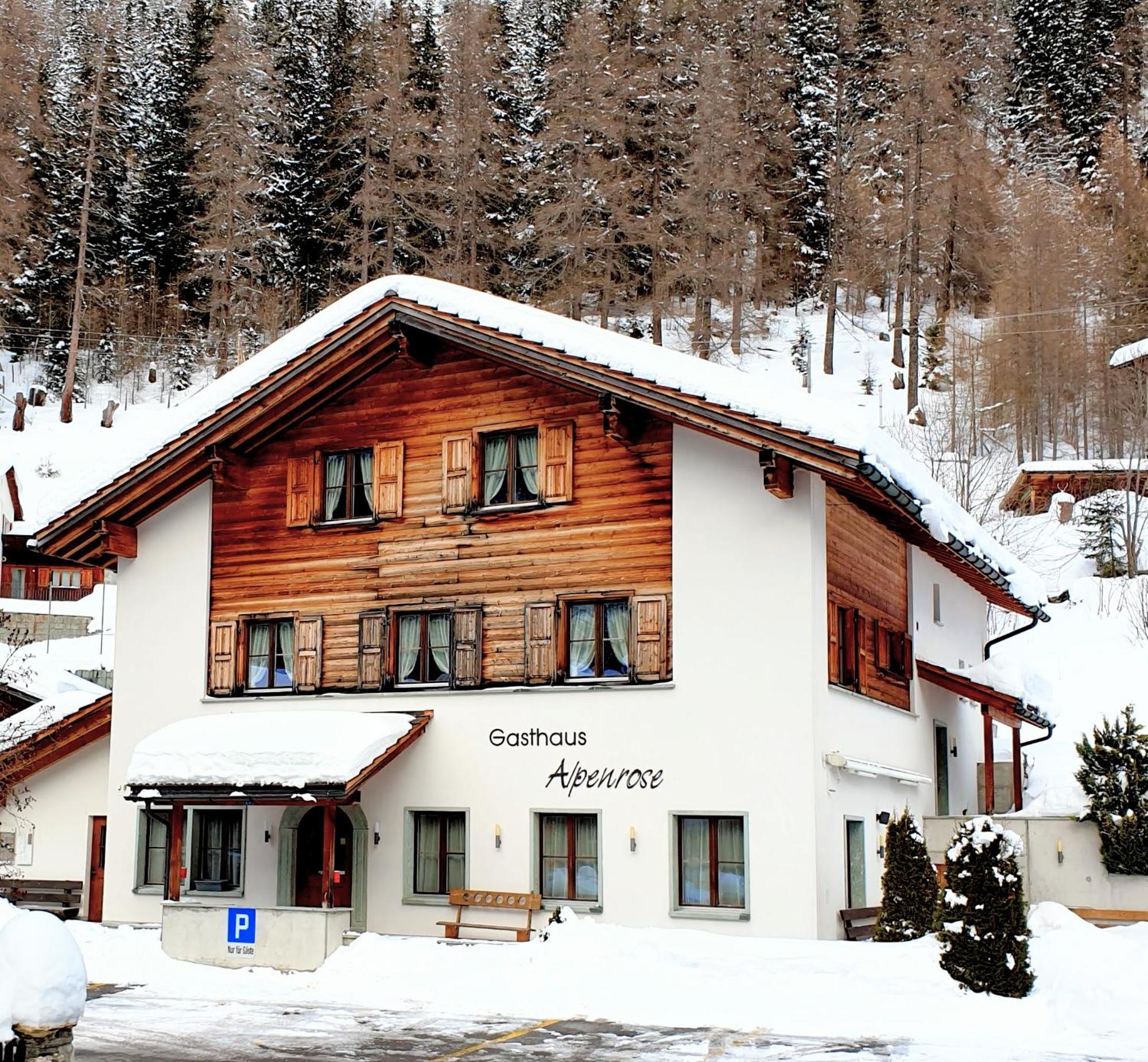 Hotel Gasthaus Alpenrose Innerferrera Esterno foto