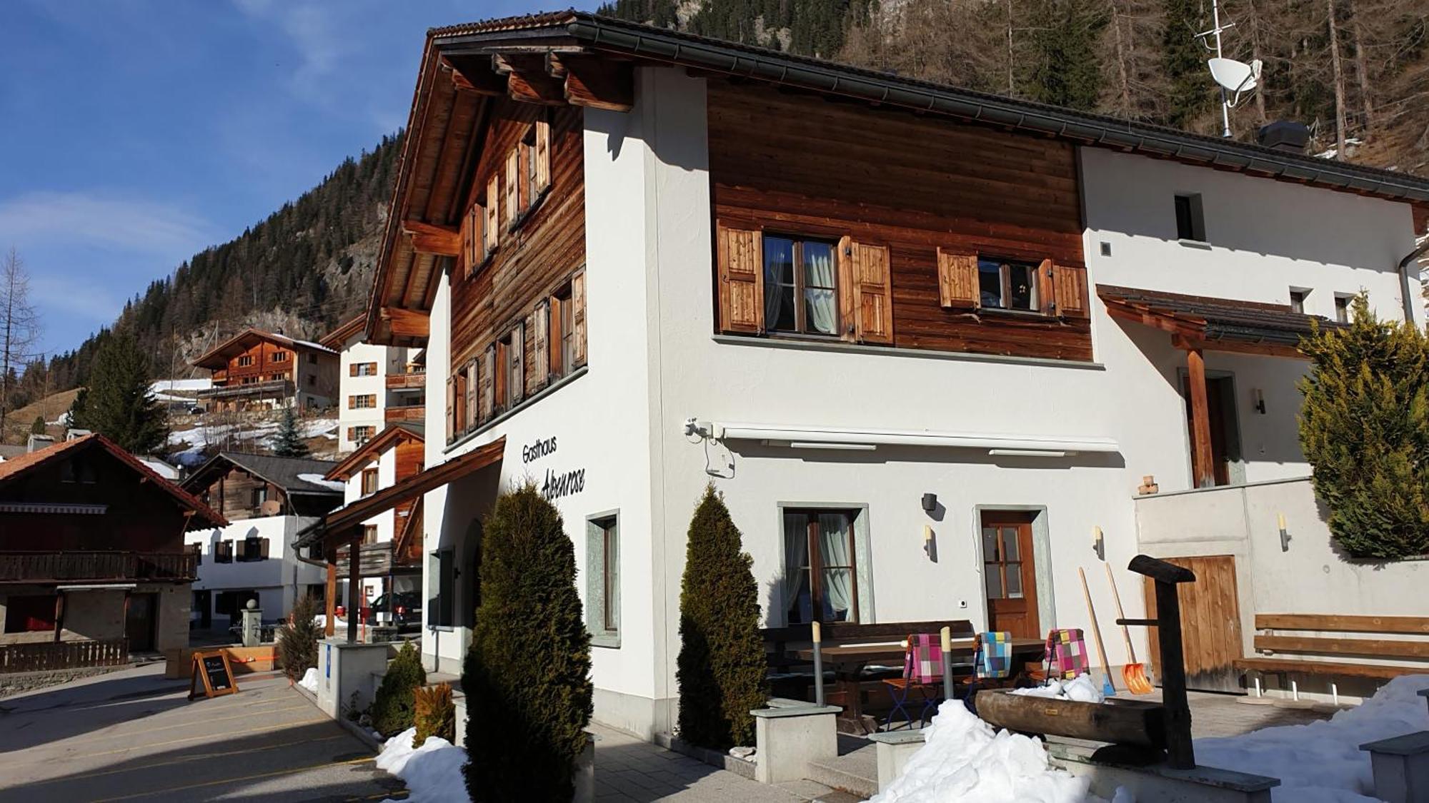 Hotel Gasthaus Alpenrose Innerferrera Esterno foto