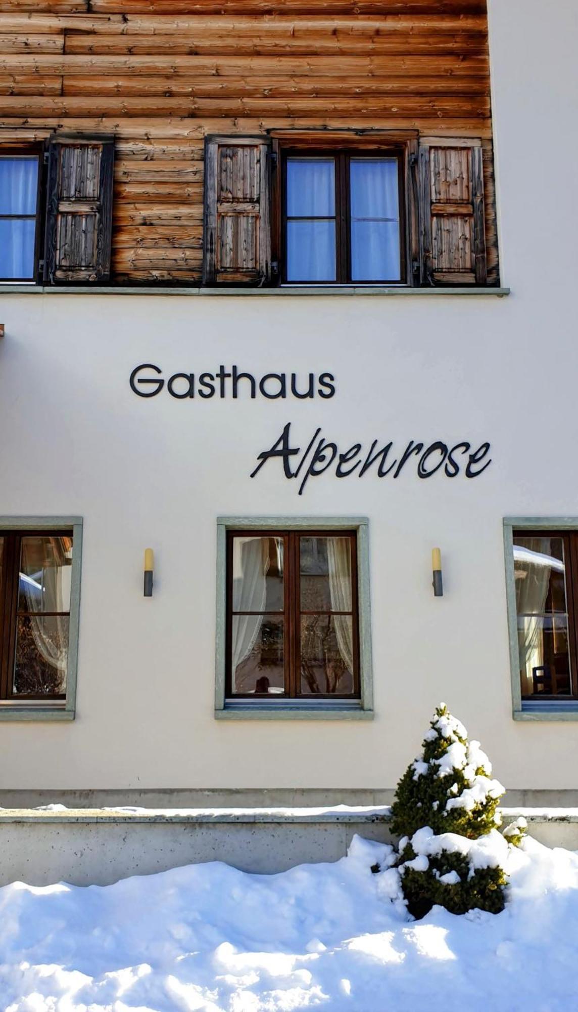 Hotel Gasthaus Alpenrose Innerferrera Esterno foto