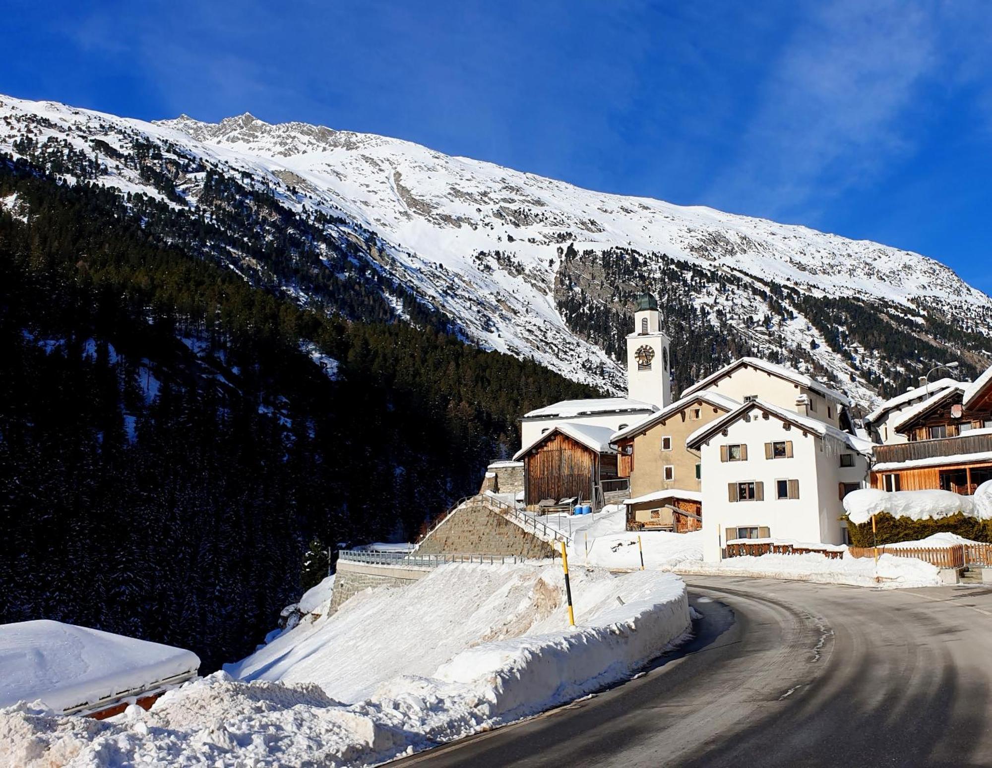Gasthaus Alpenrose Innerferrera Esterno foto