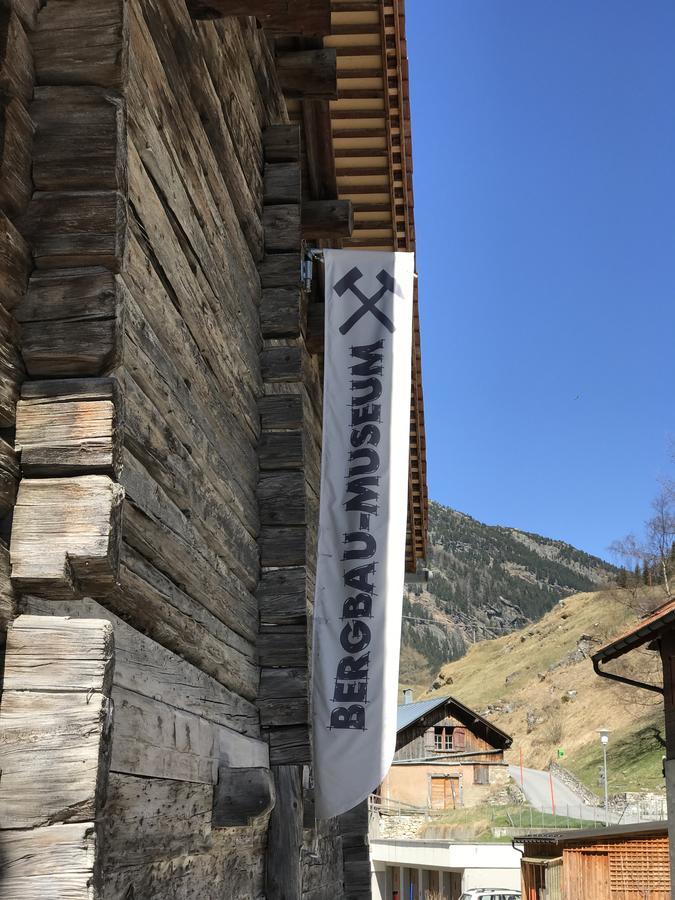 Gasthaus Alpenrose Innerferrera Esterno foto